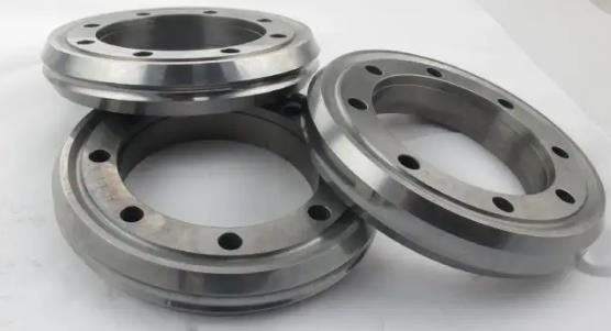 硬質合金復合輥環正逐步取代傳統的鑄鐵軋輥